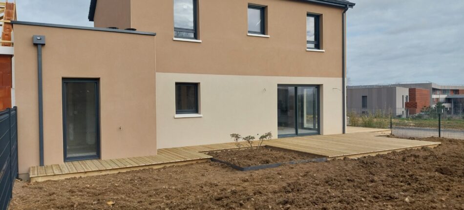 Achèvement des cloisons de la maison Natilia Natiline de Oissel 